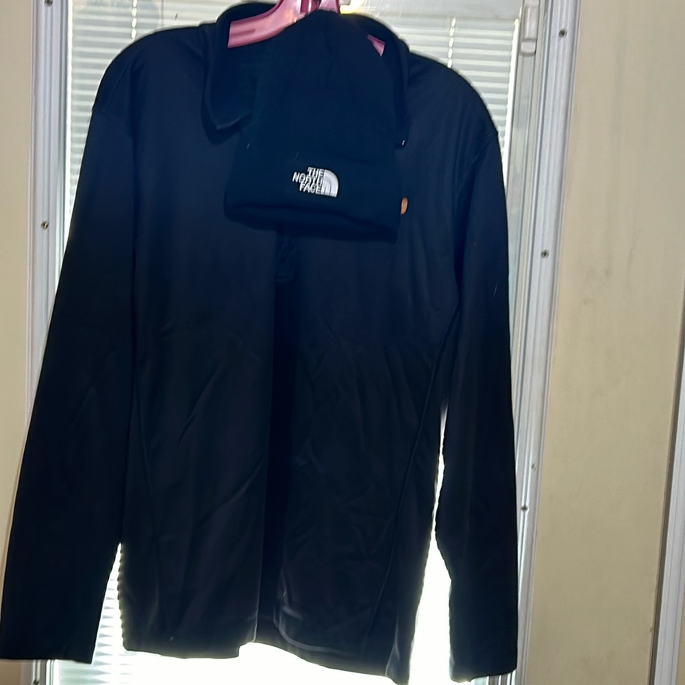 NWOT The North Face shirt & Hat